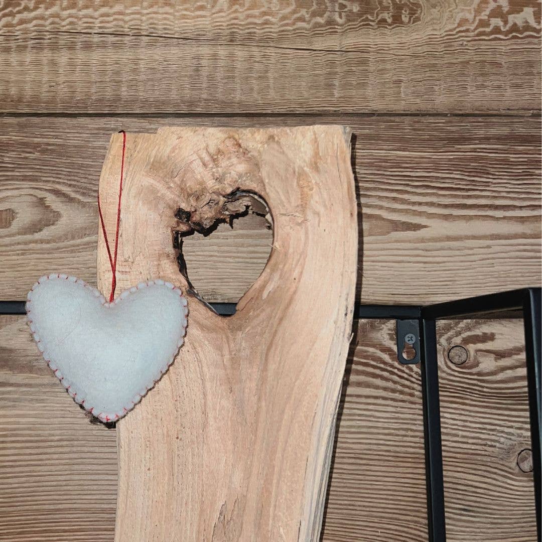 Grote vilten hart om op te hangen